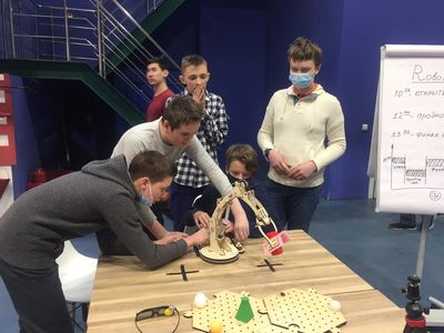 ������� 92 �������� �������� ������ � ���������� �������������  �RoboHand�