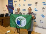 Школе №482 вручили международную награду в сфере экологического образования «Зелёный флаг»